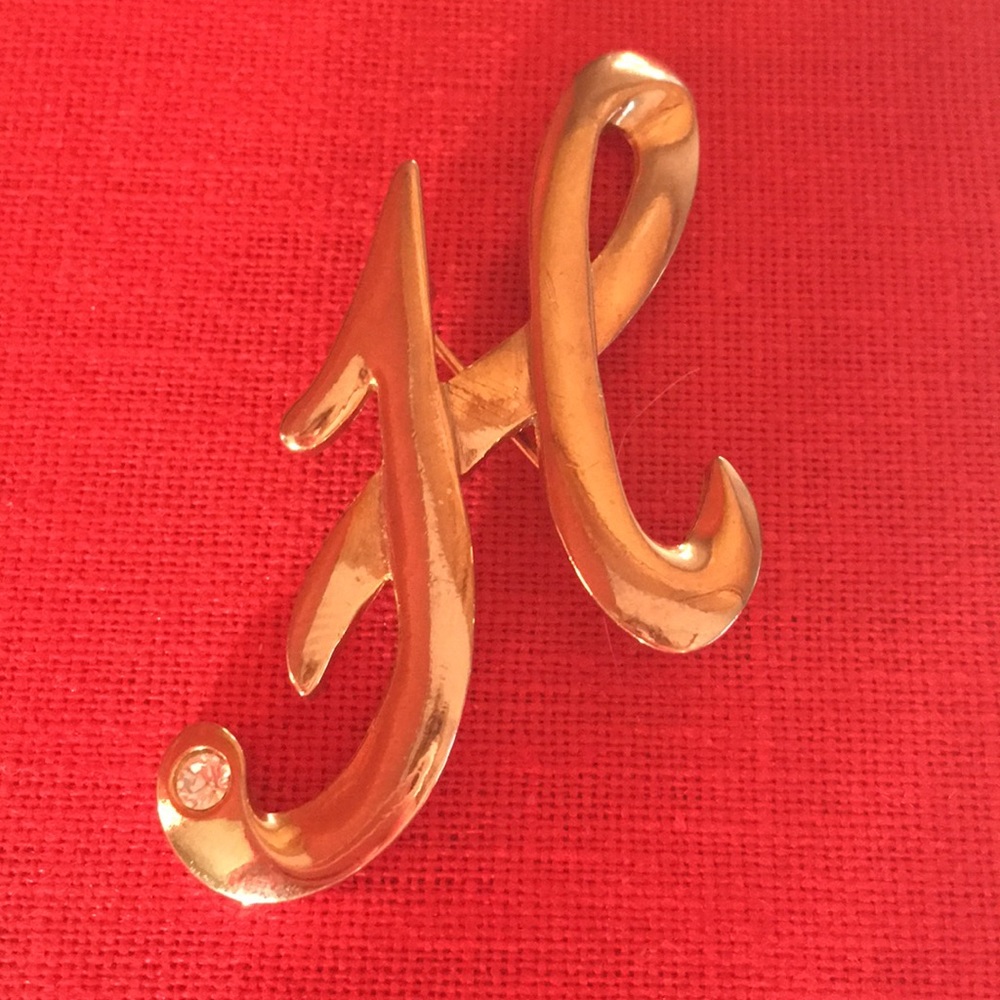 elegant H brooch/pin with rhinestone